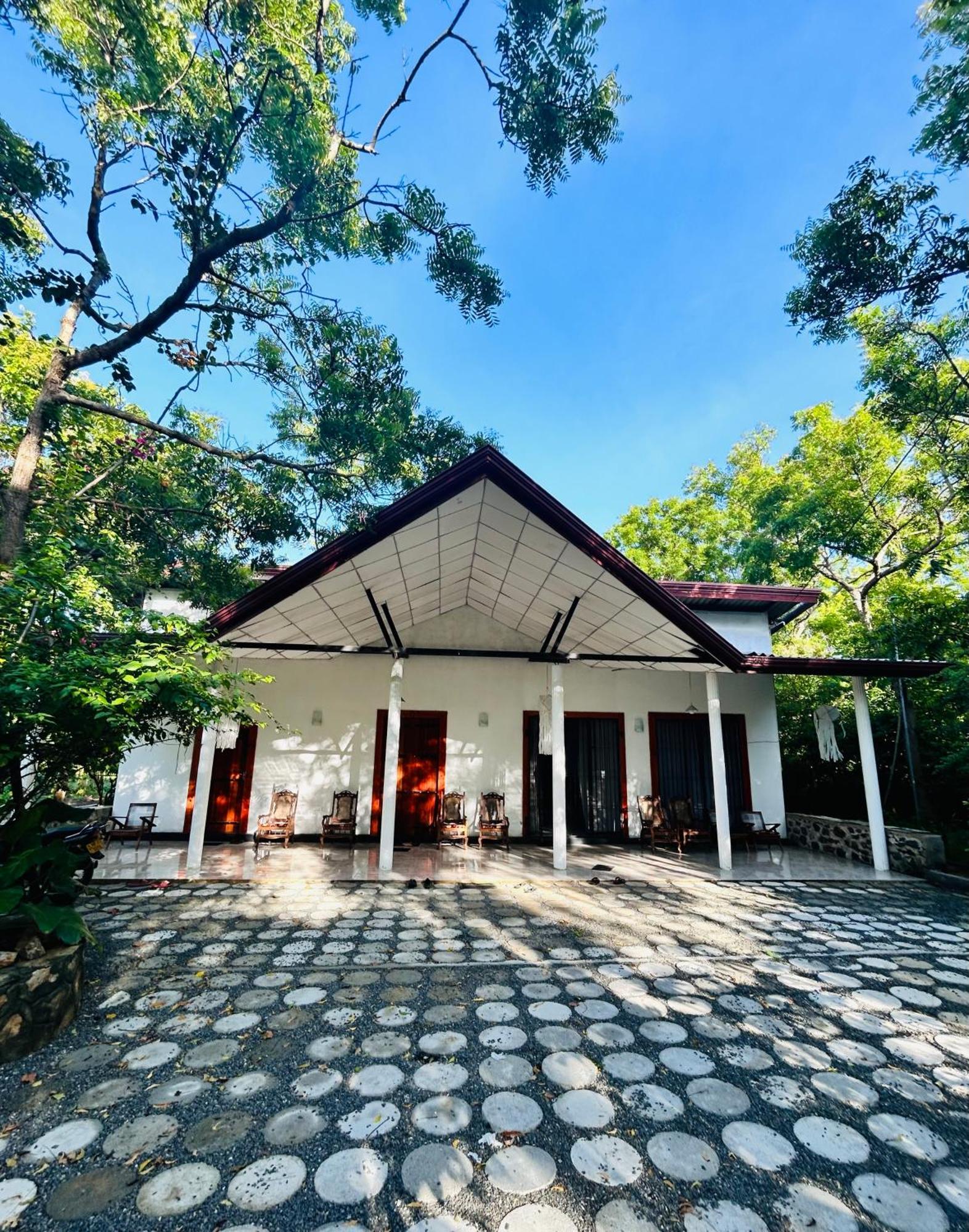 Neem Holiday Bungalow Yala Tissamaharama Exterior photo
