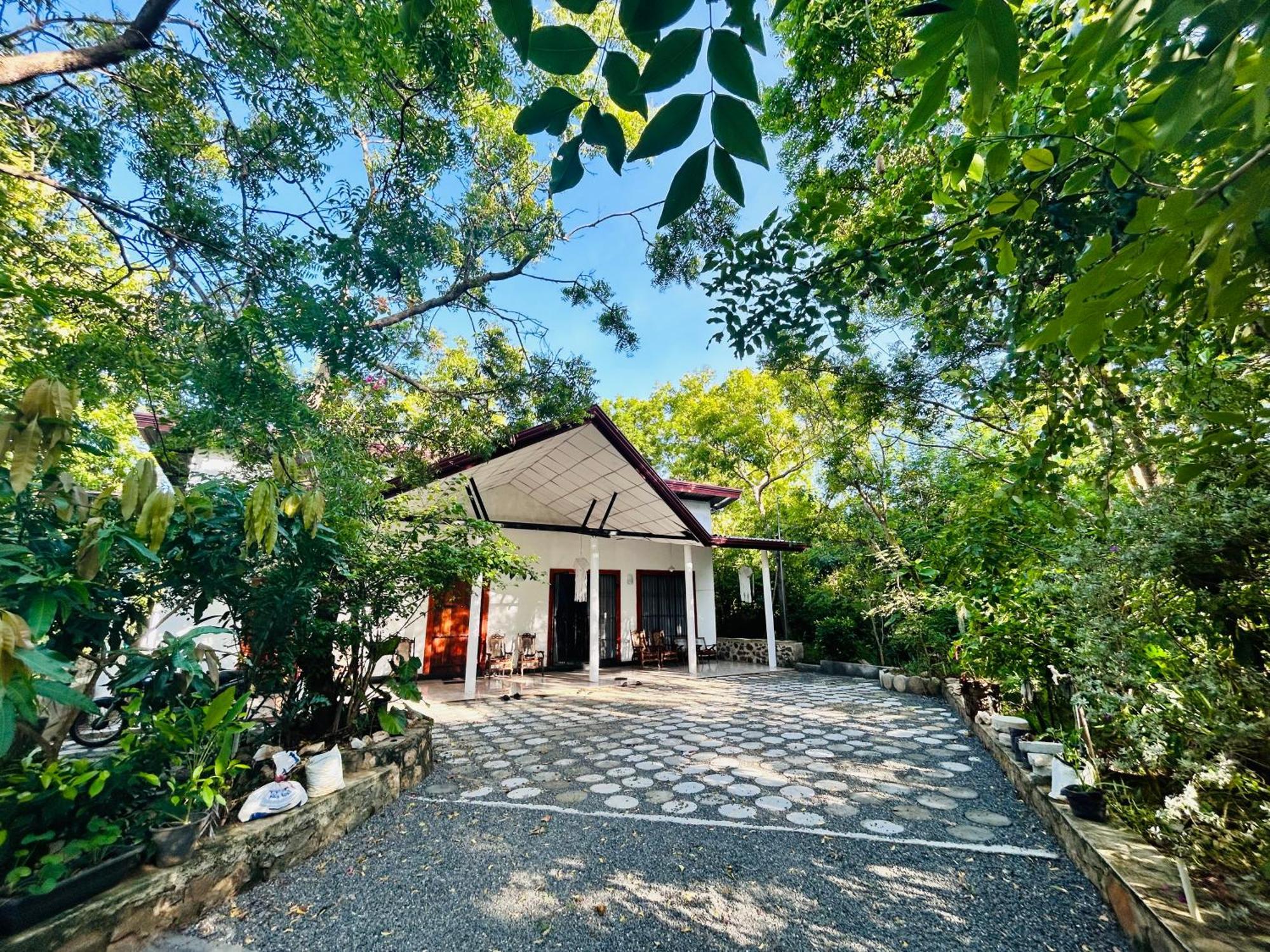 Neem Holiday Bungalow Yala Tissamaharama Exterior photo